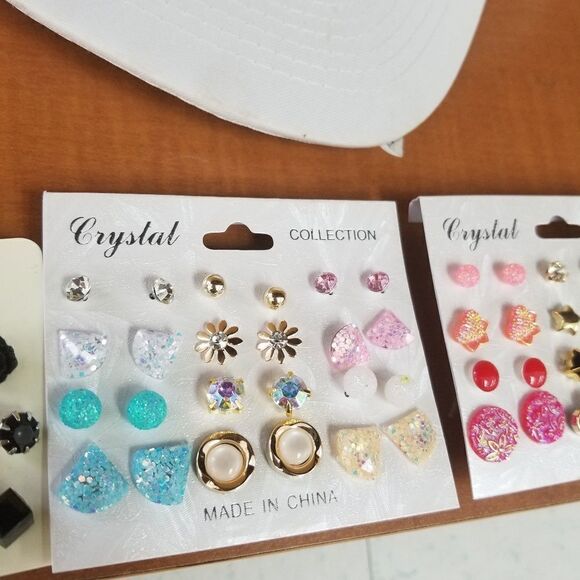 1* pair Random Stud earrings - Picture 3 of 6